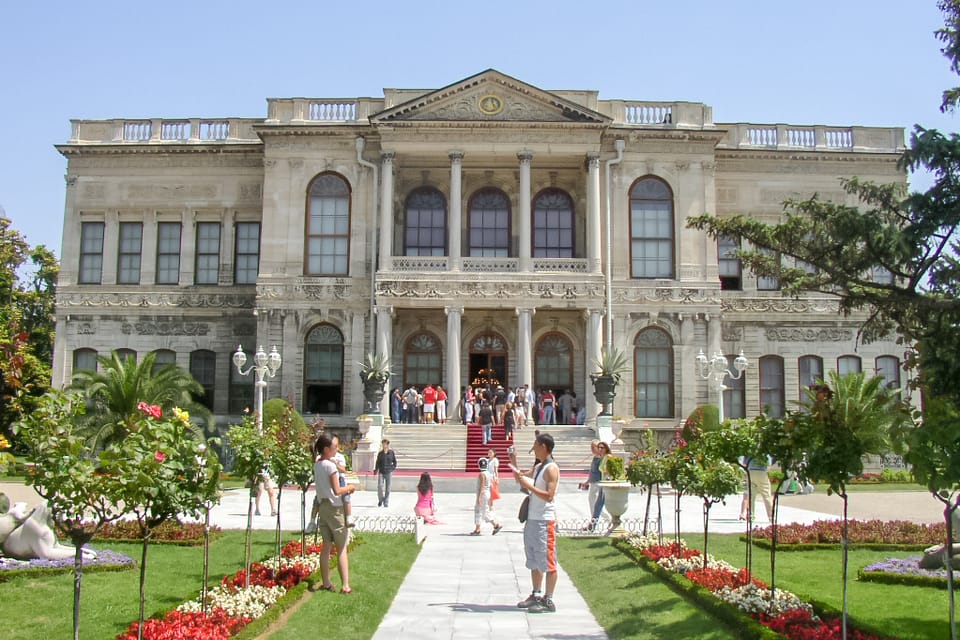 Istanbul: 1 or 2-Day Private Guided Tour with Hotel Transfer - Day One: Hagia Sophia, Blue Mosque, Hippodrome, Topkapi, and the Grand Bazaar pace