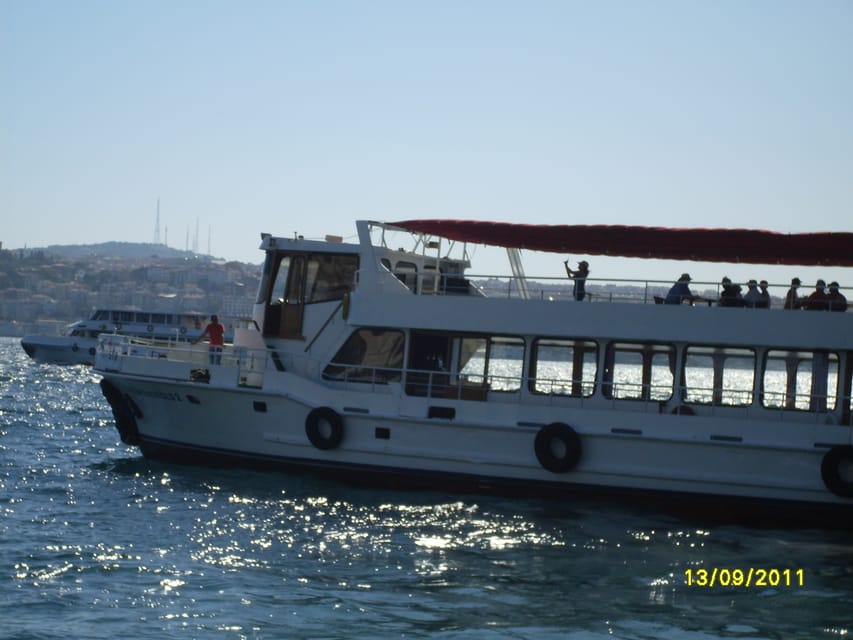 Istanbul: A short trip along the Bosphorus in the evening - Ortaköy Mosque, Beylerbeyi Palace, and Çırağan: the waterfront trio
