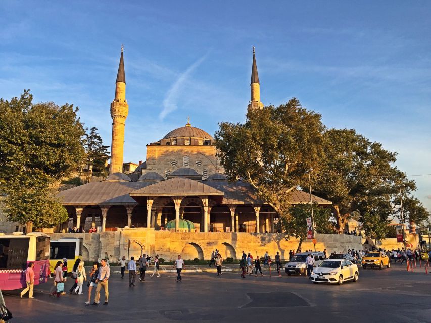 Istanbul: Asian Continent Highlights Walking Tour - Üsküdar market and Mihrimah Sultan Mosque: where the day gets real