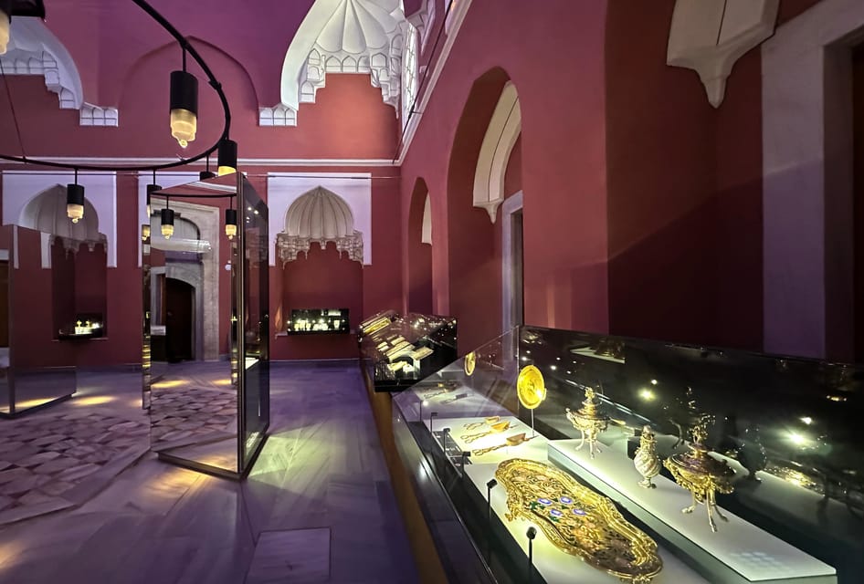 Istanbul: Blue Mosque, Hagia Sofia & Topkapi Palace Day Tour - Hagia Irene: the oldest Eastern Roman church side-stop