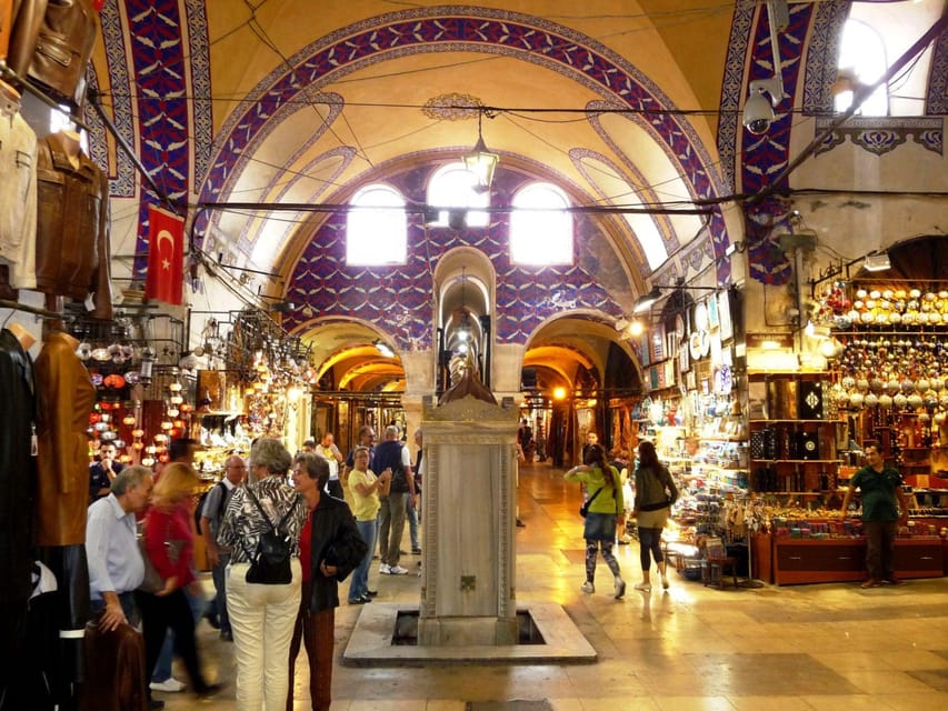 Istanbul: Blue Mosque, Hagia Sofia & Topkapi Palace Day Tour - Topkapi Palace: where the Ottoman court lived (and where time can slip)