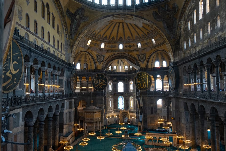 Istanbul: Blue Mosque & Hagia Sophia Guided Tour w/ Tickets - Who should book this tour, and who should skip it