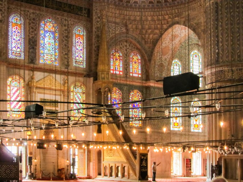 Istanbul: Blue Mosque & Hagia Sophia Guided Tour w/ Tickets - Timing and pacing: how the 20-minute start keeps you from feeling lost