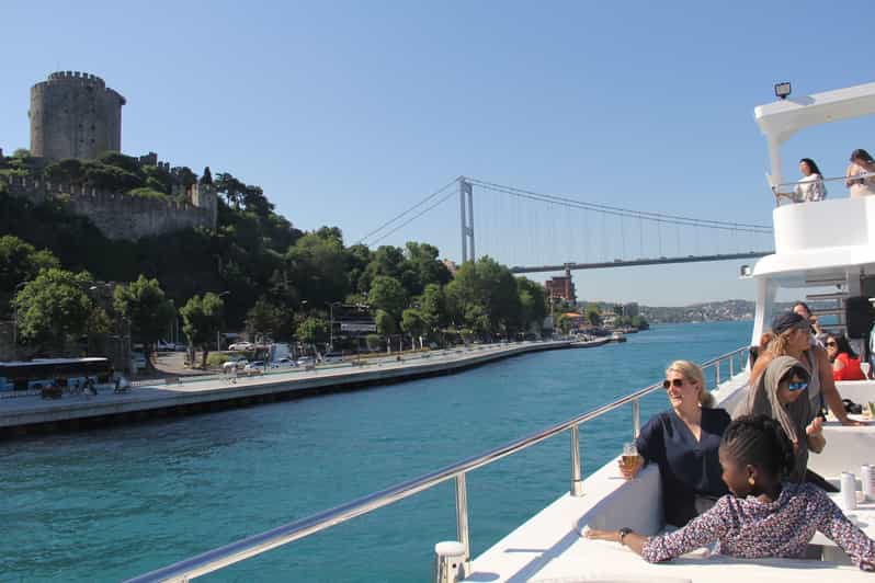 Istanbul: Bosphorus and Black Sea Cruise with Lunch - Getting aboard at Kabataş without losing time