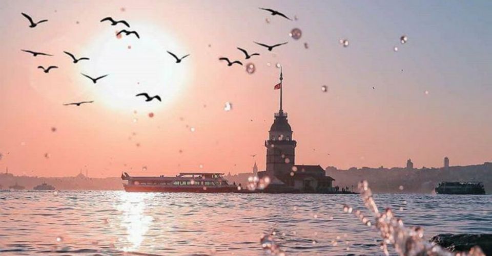 Istanbul: Bosphorus And Golden Horn Morning or Sunset Cruise - On board: the comfort pieces that make the trip easier