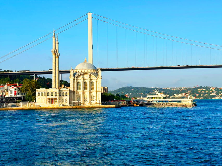Istanbul: Bosphorus and Golden Horn Sunset Yacht Cruise - Your 2-hour itinerary, stop by stop: what you should look for