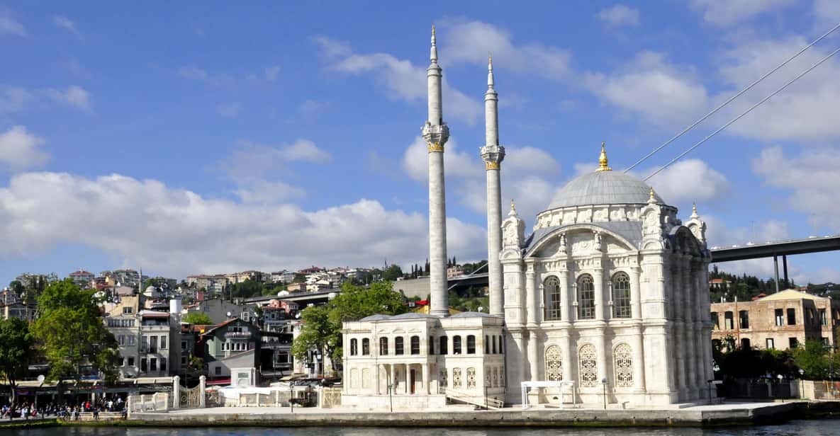 Istanbul: Bosphorus Boat Cruise - Ahırkapı İskelesi: finding your boat at the waterfront