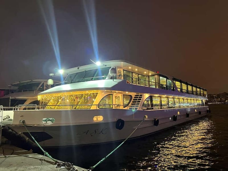 Istanbul: Bosphorus Cruise Dinner, Show & Alcoholic Drinks - Entertainment on board: Turkish folk dance and live music