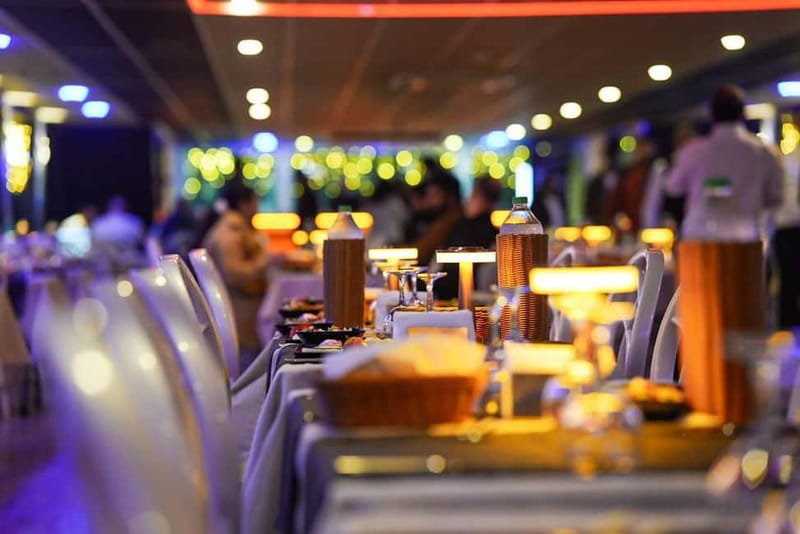 Istanbul: Bosphorus Cruise Dinner, Show & Alcoholic Drinks - The dinner plan: mezes, a main choice, and dessert