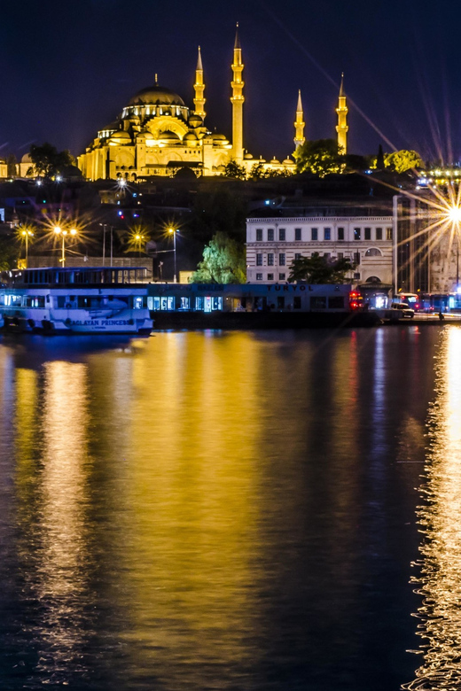 Istanbul: Bosphorus Dinner Cruise Incl. Drinks with Transfer - The entertainment program: Turkish dance show plus DJ energy