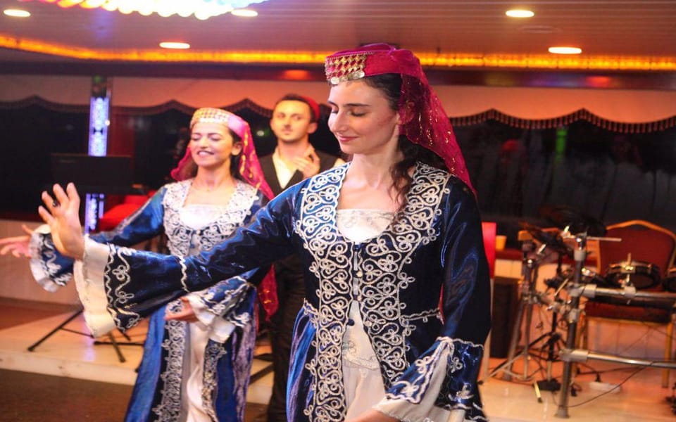 Istanbul: Bosphorus Dinner Cruise with Entertainment - Key things I’d note before you go