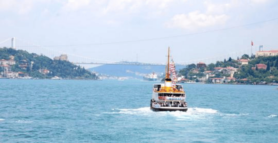 Istanbul: Bosphorus Dinner Cruise with Private Table & Show - Nightfall on the Bosphorus: the 3-hour ride that makes Istanbul feel close