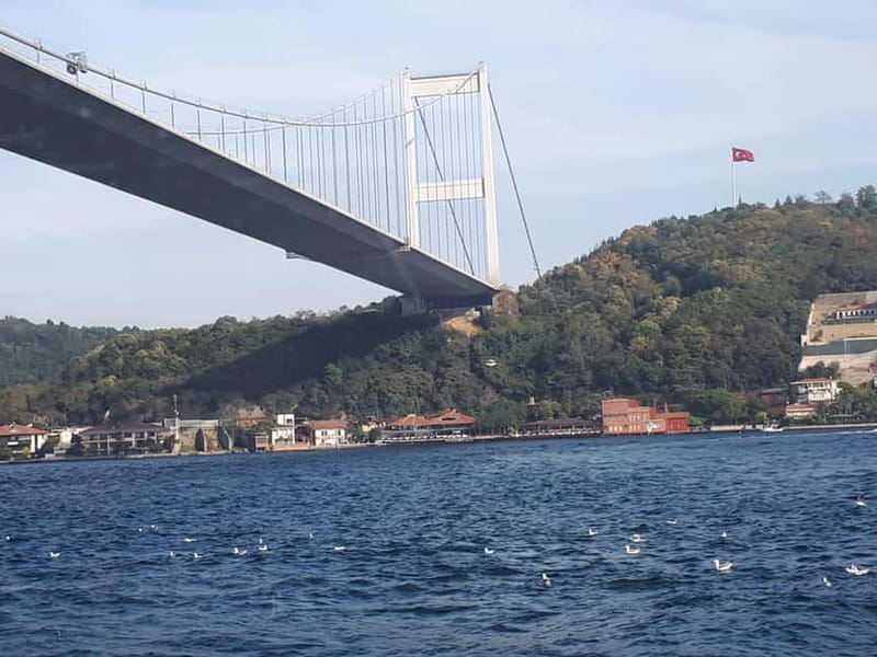 Istanbul: Bosphorus Lunch Cruise with Guide - The route: from the Golden Horn to the Bosphorus sights