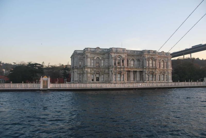 Istanbul: Bosphorus Lunch Cruise with Guide - Rumeli Hisari (Rumeli Fortress): Ottoman defense from the European shore