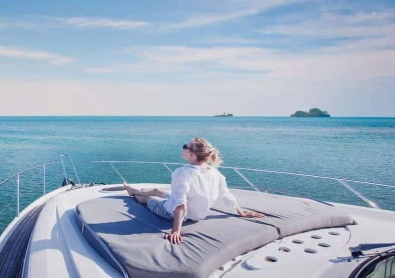 Istanbul: Bosphorus Morning or Sunset Yacht Tour with Snacks - From Kabataş Vapur İskelesi to the Yacht: Getting On Board