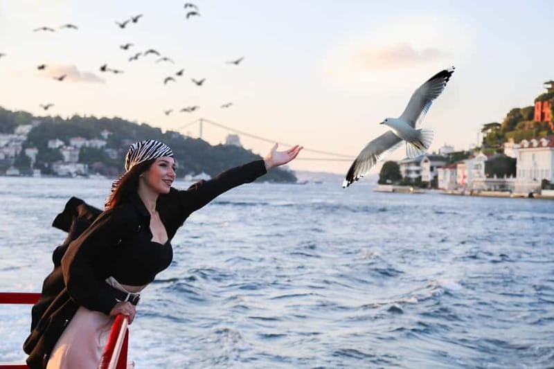 Istanbul: Bosphorus Sightseeing Cruise Tour with Audio Guide - Bosphorus in Two Hours: What This Cruise Actually Gives You