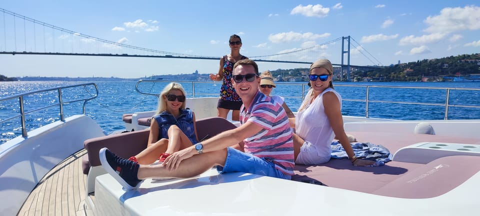 Istanbul: Bosphorus Strait and Black Sea Lunch Cruise - Sailing the Bosphorus: palaces, mosques, and bridge views