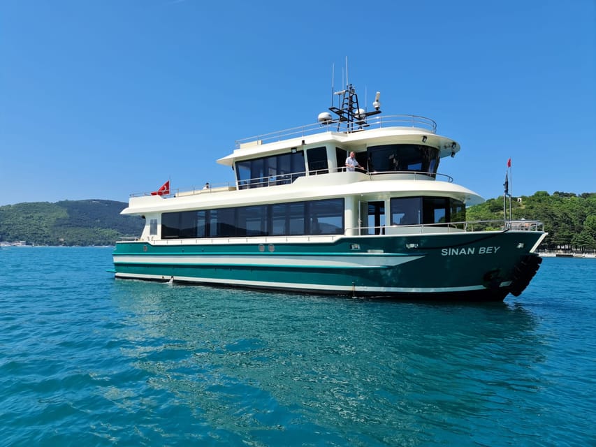 Istanbul: Bosphorus Strait and Black Sea Lunch Cruise - The two-course lunch onboard: the part you’ll actually look forward to
