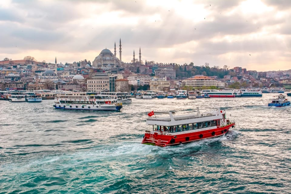 Istanbul: Bosphorus Strait Sightseeing Cruise & Audio Guide - The bridges and forts segment: Bosphorus Bridge, Rumeli Hisarı, and the Asian approach