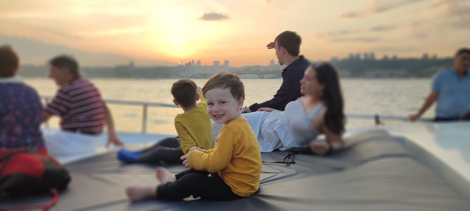 Istanbul: Bosphorus Sunset Cruise on Yacht with Live Guide - Dolmabahçe Palace, Çırağan Palace, Ortaköy Mosque: the European-side “wow” stretch
