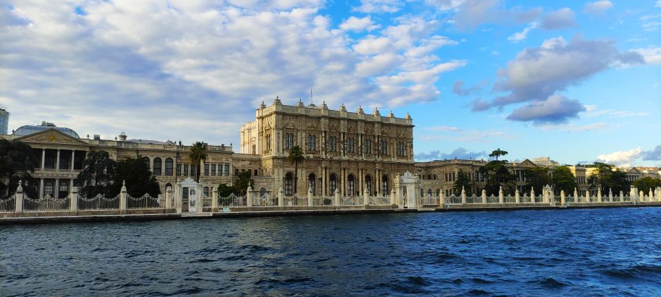 Istanbul: Bosphorus Sunset Cruise with Snacks and Wine - Why Istanbul’s Bosphorus at sunset is a great use of time