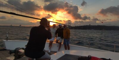 Istanbul: Bosphorus Sunset Cruise with Snacks and Wine - Meeting at I360 or Mimar Sinan Heykeli: keeping the start simple
