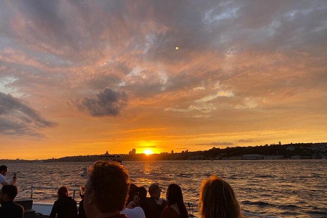 Istanbul Bosphorus Sunset Cruise with Wine on a Luxury Yacht - Timing and photos: why the early sunset matters