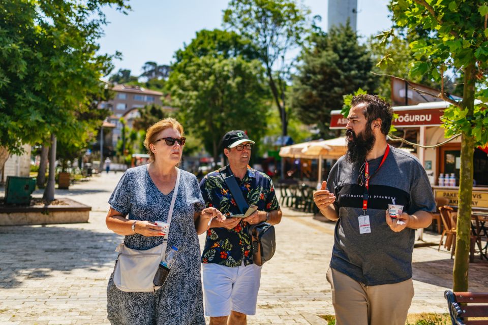 Istanbul: Bosphorus Yacht Cruise with Stopover on Asian Side - Dolmabahçe to Ortaköy: the European side start with big visual payoffs