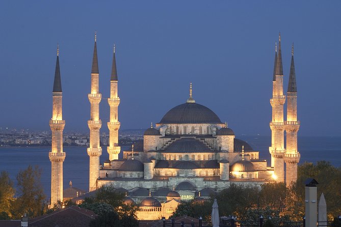 Istanbul Byzantine and Ottoman Tour: Hagia Sophia, Topkapi Palace, Blue Mosque and Grand Bazaar - Grand Bazaar with a guide: shop smarter than random wandering