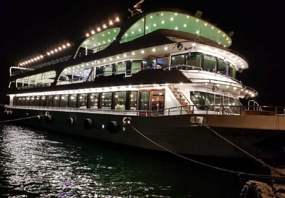 Istanbul City Sightseeing Tour & Turkish Dinner & Show - Topkapi Palace and the Hippodrome: sultans, harems, and chariot drama