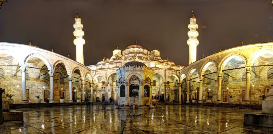 Istanbul City Sightseeing Tour & Turkish Dinner & Show - Grand Bazaar in your schedule: shopping with the clock running