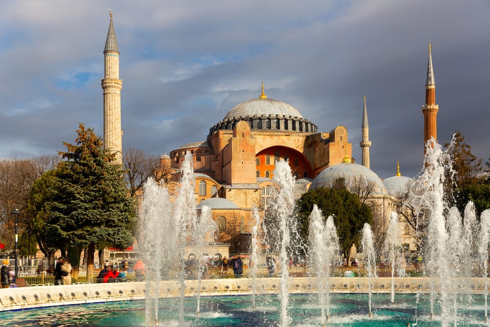 Istanbul City Walk: Blue Mosque, Hippodrome & Hagia Sophia - The Hippodrome of Constantinople: Obelisk + Serpent Column