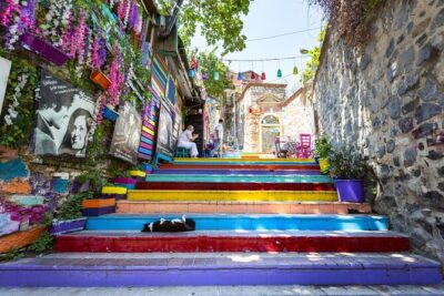 Istanbul City Walk: Colors, Culture & History Fener Balat Tour - Balat’s colorful streets and the Jewish-quarter landmarks