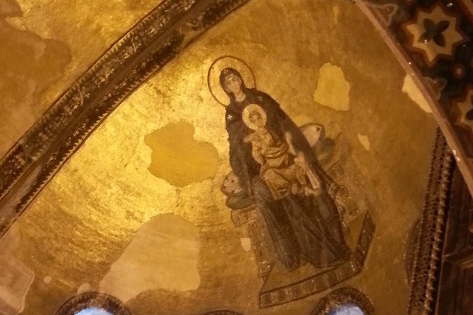 Istanbul Delights: A Journey Through Flavor and History - Basilica Cistern: the underground world and Medusa heads