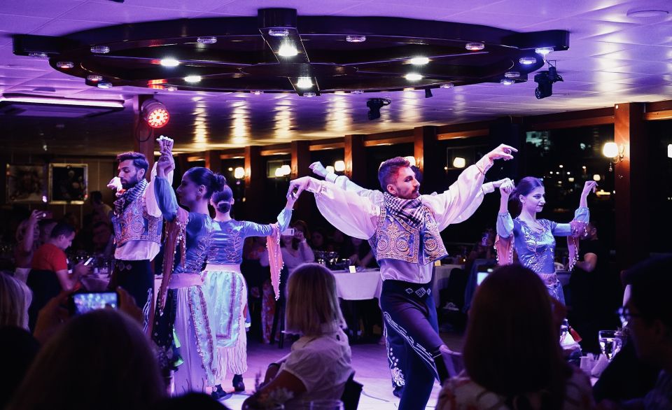 Istanbul: Dinner Cruise and Entertainment with Private Table - Rumeli Hisarı to Fatih Sultan Mehmed Bridge: Fortresses and Moving Darkness