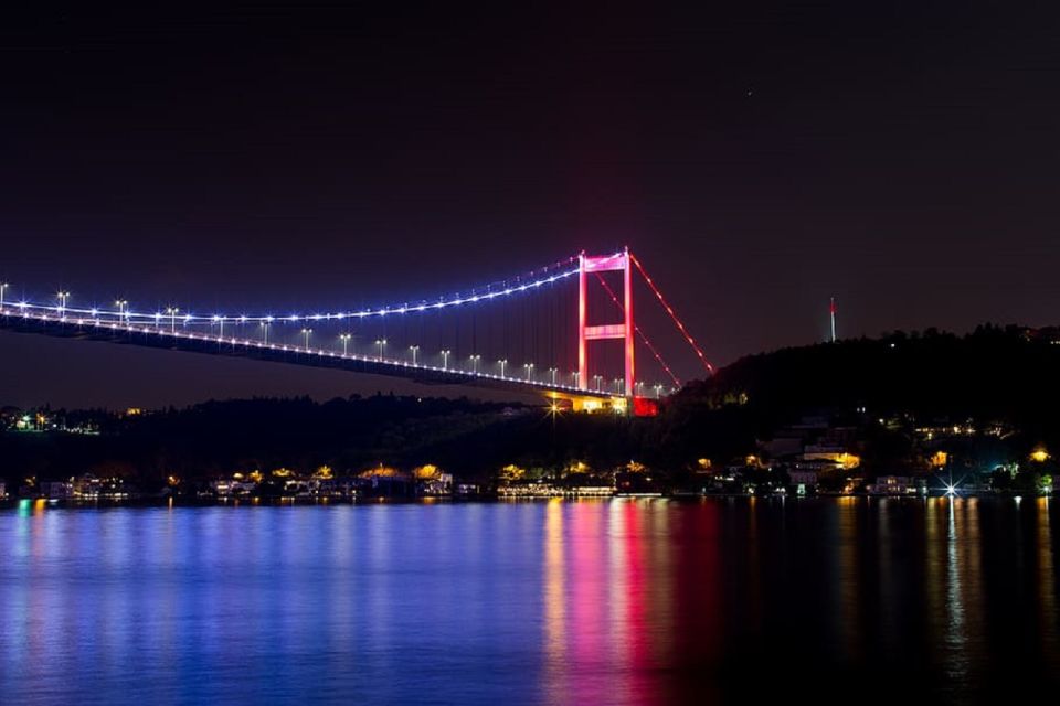Istanbul: Dinner Cruise on the Bosphorus - Dinner onboard: 3 courses that aim for comfort, not fine-dining drama