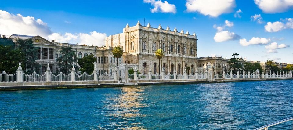 Istanbul: Dolmabahce Palace and Grand Bazaar Tour - Your guide at the palace: turning rooms into meaning