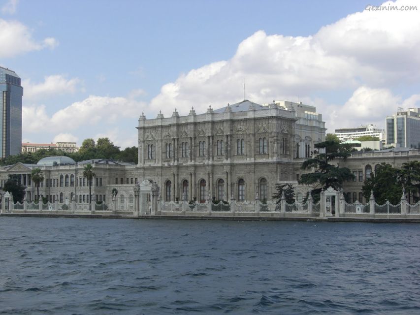 Istanbul: Dolmabahçe Palace and Uskudar Guided Tour - Key points
