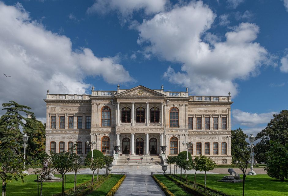 Istanbul: Dolmabahce Palace Tour and Bosphorus Yacht Cruise - Dolmabahçe Palace: 2 hours of Ottoman power you can actually picture