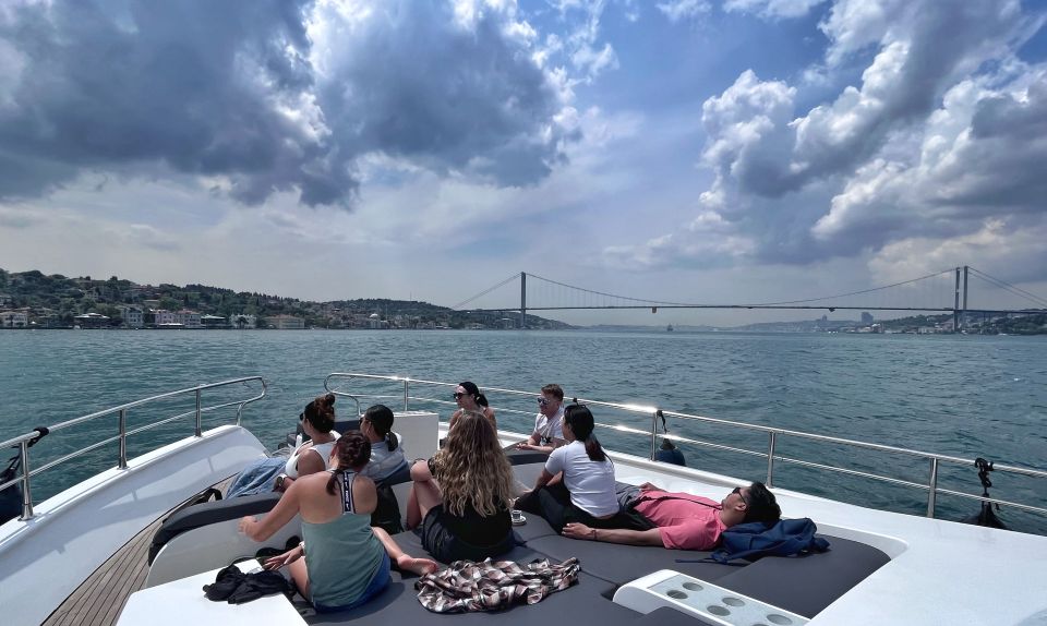 Istanbul: Dolmabahce Palace Tour and Bosphorus Yacht Cruise - The 4-hour timing: how to decide if the pace fits you