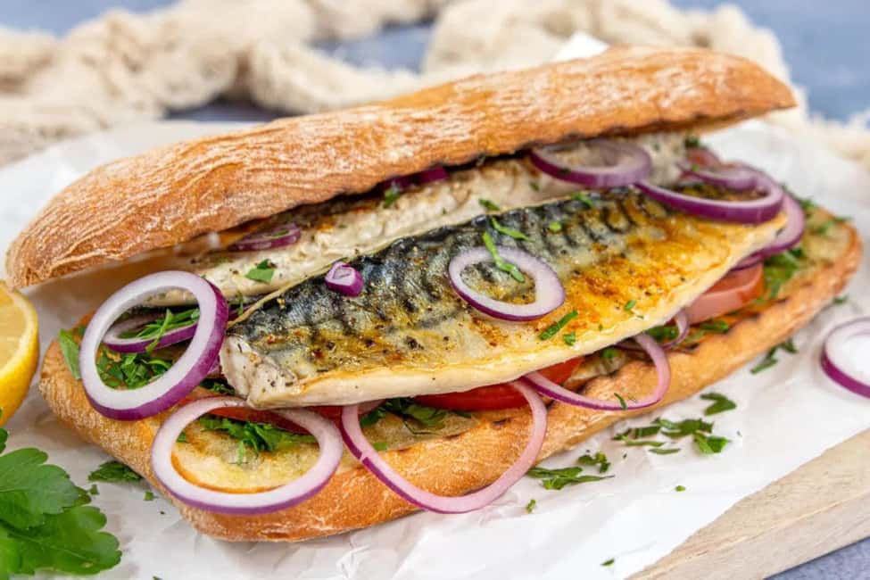 Istanbul: Eat Like a Turk with a Local Guide - Street-food circuit: two rounds of classics while you walk