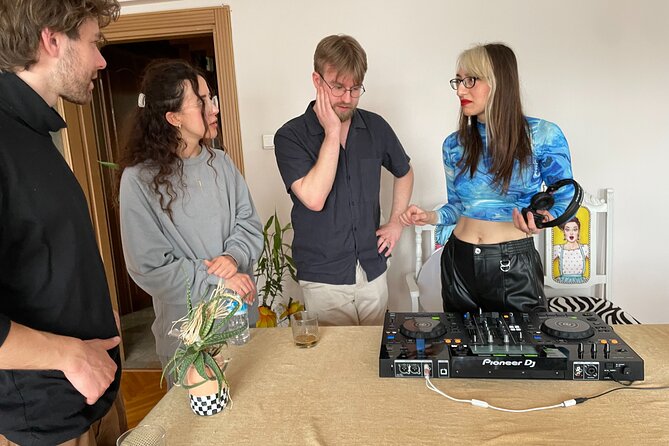 Istanbul Electronic Music and Culture Workshop From Local DJ - A home DJ workshop beats big-school lessons in Istanbul