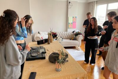 Istanbul Electronic Music and Culture Workshop From Local DJ - Turkish hospitality first: what the opening time is really for