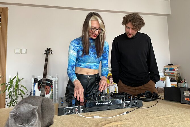 Istanbul Electronic Music and Culture Workshop From Local DJ - How electronic music becomes a culture lesson (not just a skill)