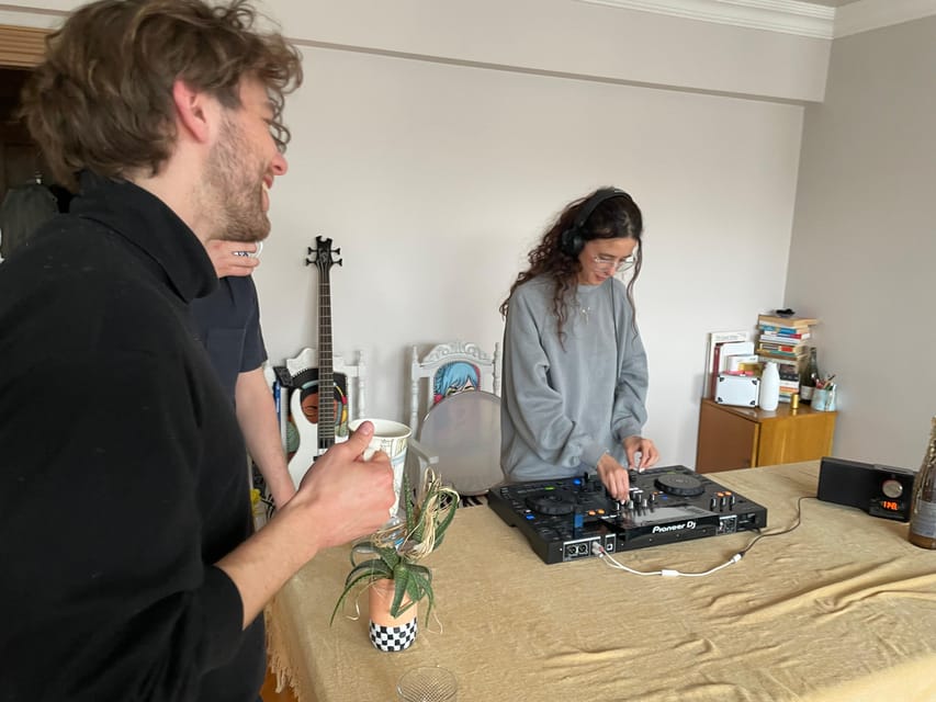 Istanbul: Electronic Music Workshop & Culture From Local DJ - How the Workshop Runs: Mixer Buttons, Then Your Turn at the Decks