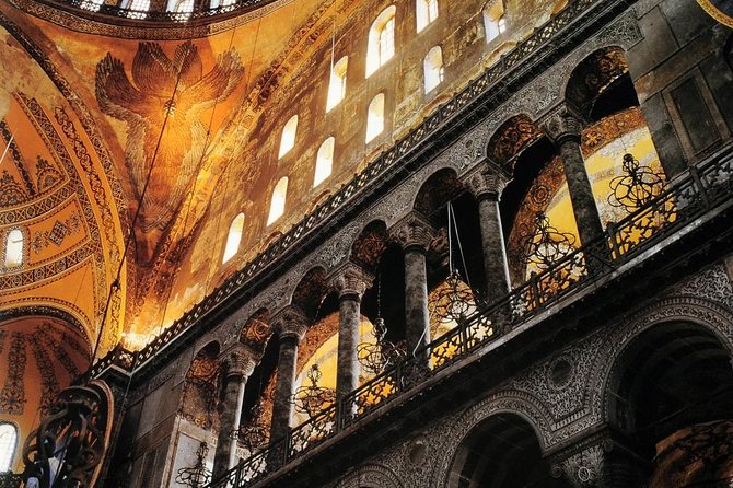 Istanbul Essentials – Skip-the-Line Full-Day Experience - Stop 1: Hagia Sophia Grand Mosque and the €25 Museum Choice