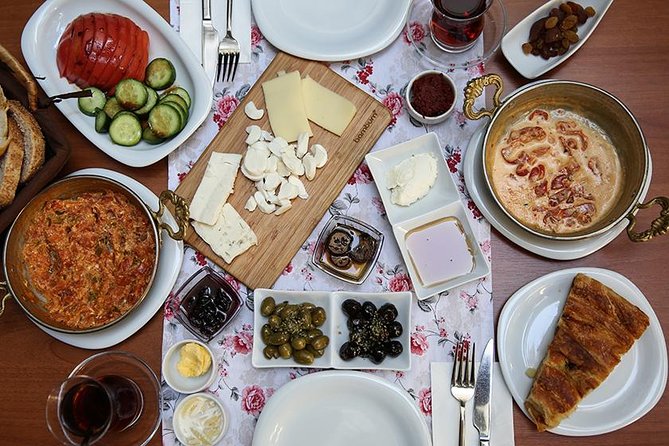 Istanbul: Evening Private Food Tour In Kadikoy - Kadıköy at dinnertime: why this side of Istanbul hits different