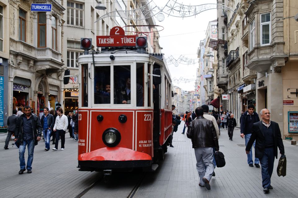 Istanbul: Galata District Walking Tour - Fener and Balat neighborhoods: oldest streets, lived-in atmosphere
