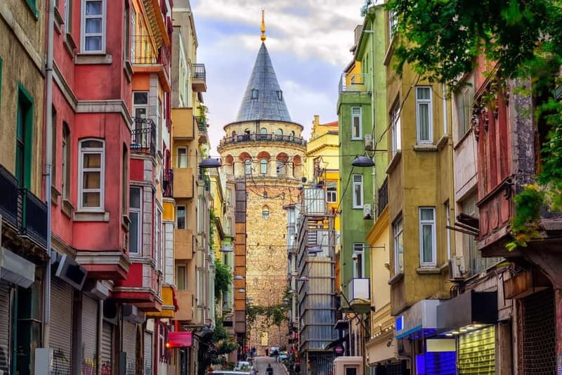 Istanbul: Galata, Taksim, Istiklal & Karaköy Walking Tour - İstiklal Street and Saint Anthony of Padua: the stop for street-life variety