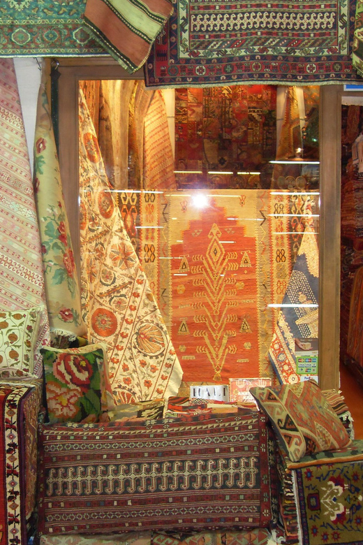 Istanbul: Grand Bazaar Shopping Experience with a Local - Entering the 4,000-shop maze with a Grand Bazaar expert